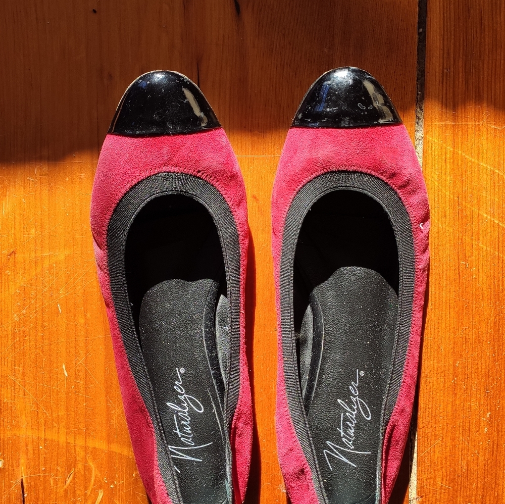 Naturalizer red and black ballet flats